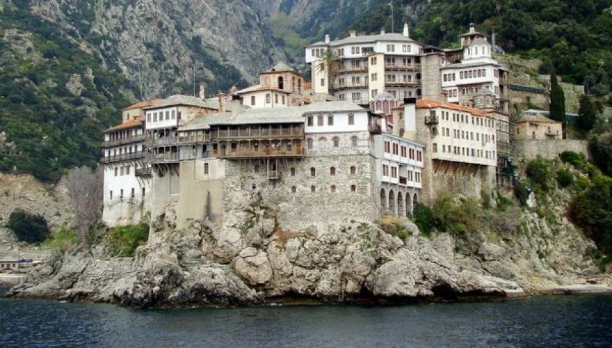 Βροντερό όχι από το Άγιο Όρος στην αναδοχή παιδιών από ομόφυλα ζευγάρια